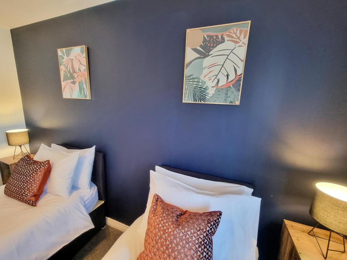 Stylish 3 Bedrooms & 2 Bathrooms House, Free Parking On Premises! كامبريدج المظهر الخارجي الصورة