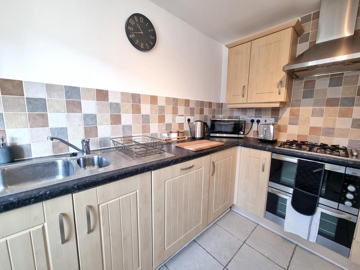 Stylish 3 Bedrooms & 2 Bathrooms House, Free Parking On Premises! كامبريدج المظهر الخارجي الصورة